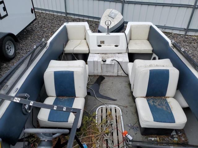 1990 Sunbird Boat