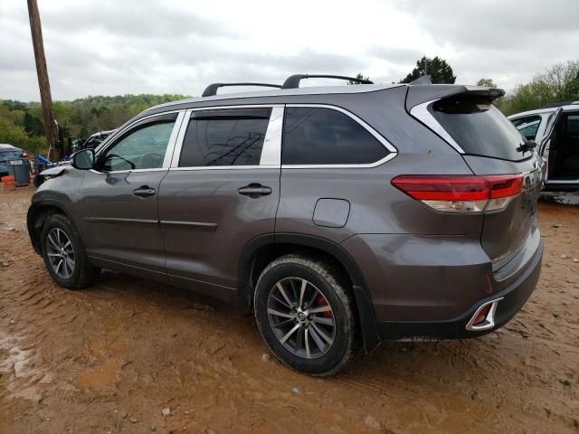 2017 Toyota Highlander SE