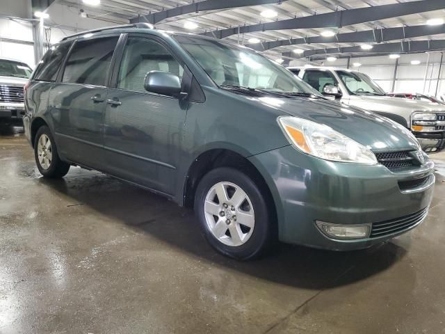 2004 Toyota Sienna XLE