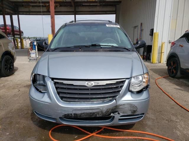 2005 Chrysler Town & Country Touring