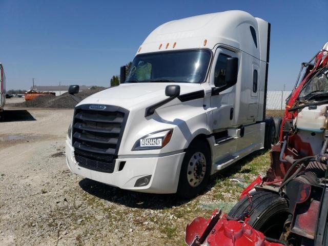 2020 Freightliner Cascadia 126