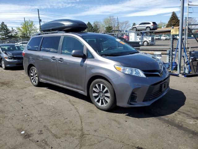 2019 Toyota Sienna LE