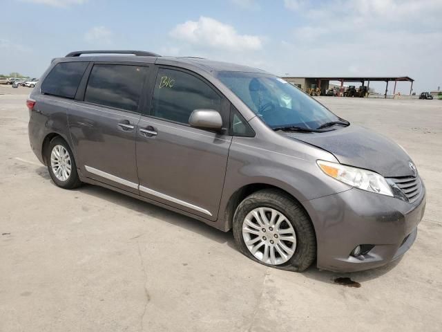 2017 Toyota Sienna XLE