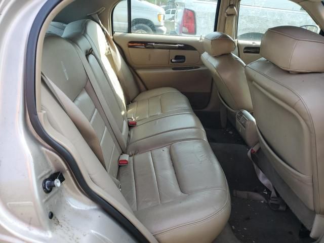 2000 Lincoln Town Car Executive