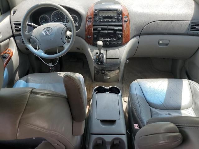 2004 Toyota Sienna XLE