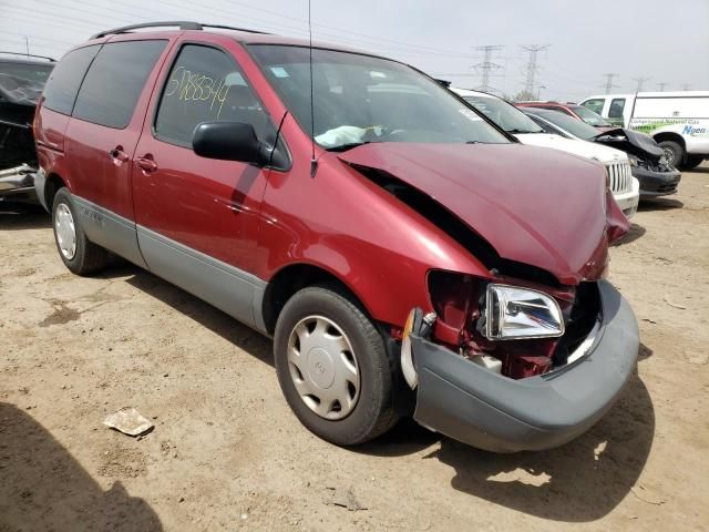 1999 Toyota Sienna LE