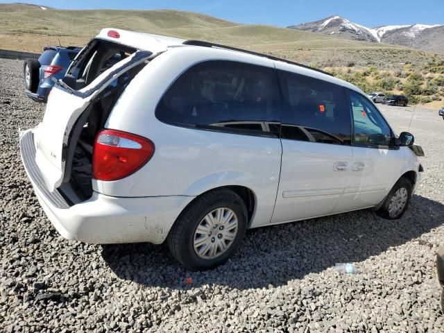 2007 Chrysler Town & Country LX