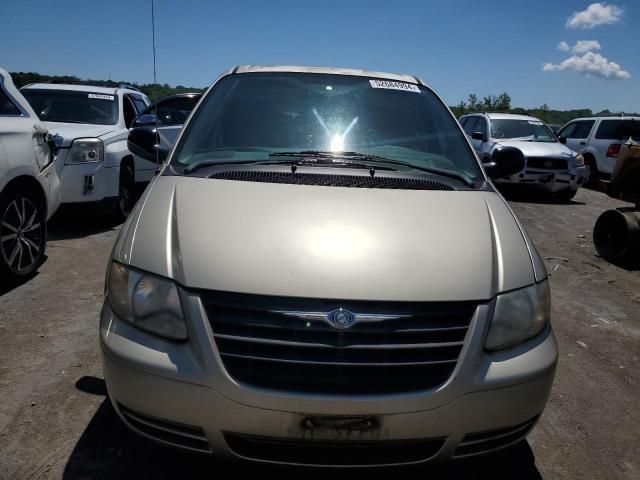 2005 Chrysler Town & Country