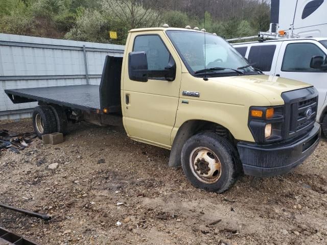 2010 Ford Econoline E450 Super Duty Cutaway Van