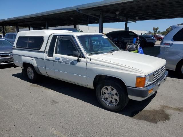 1986 Toyota Pickup Xtracab RN59 SR5