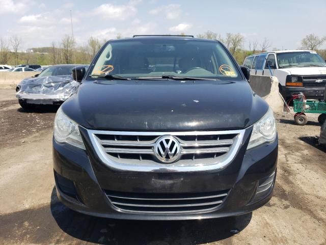 2012 Volkswagen Routan SE