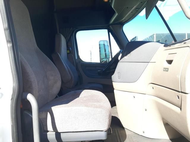 2016 Freightliner Cascadia 113