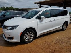 Carros dañados por inundaciones a la venta en subasta: 2019 Chrysler Pacifica Touring L