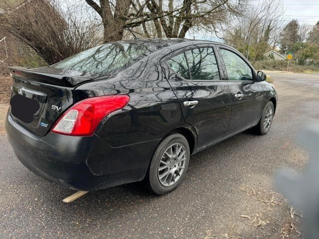 2014 Nissan Versa S