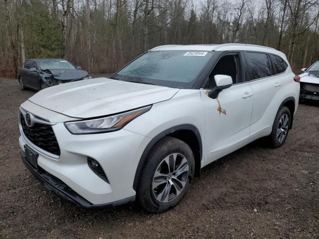 2022 Toyota Highlander XLE