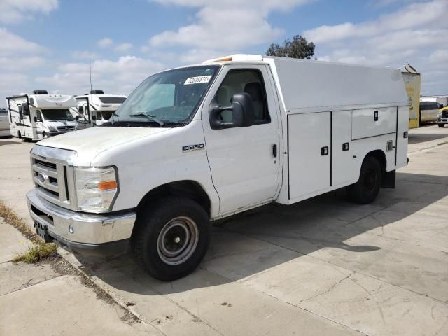 2015 Ford Econoline E350 Super Duty Cutaway Van