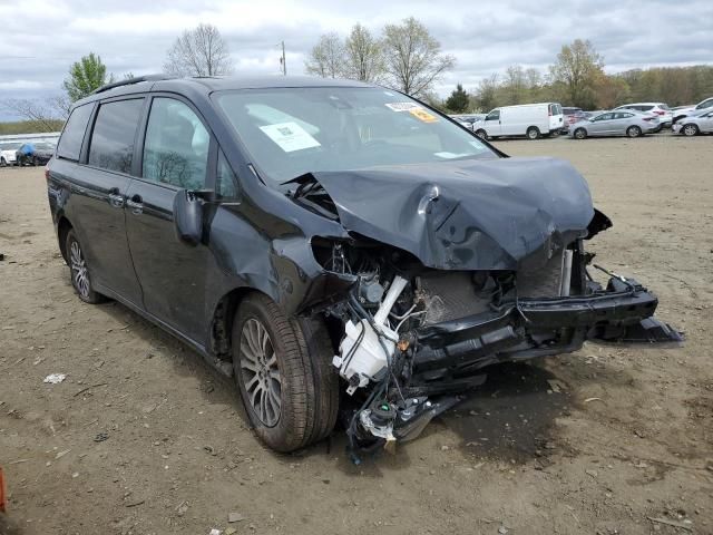 2019 Toyota Sienna XLE