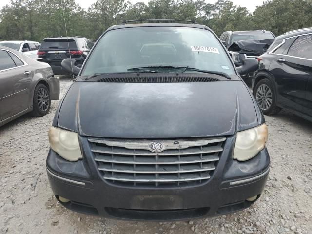 2005 Chrysler Town & Country Touring