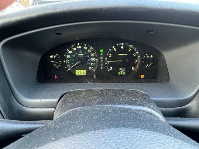 2004 Nissan Pathfinder LE