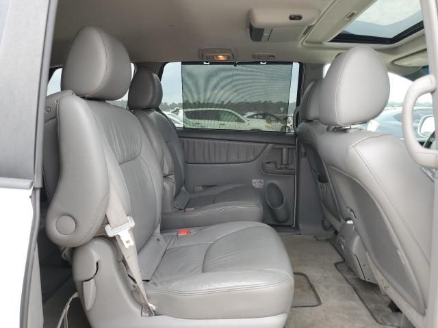 2010 Toyota Sienna XLE