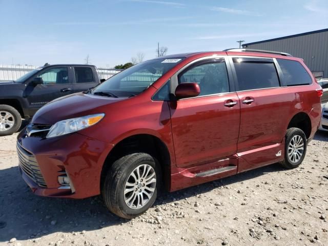 2020 Toyota Sienna XLE