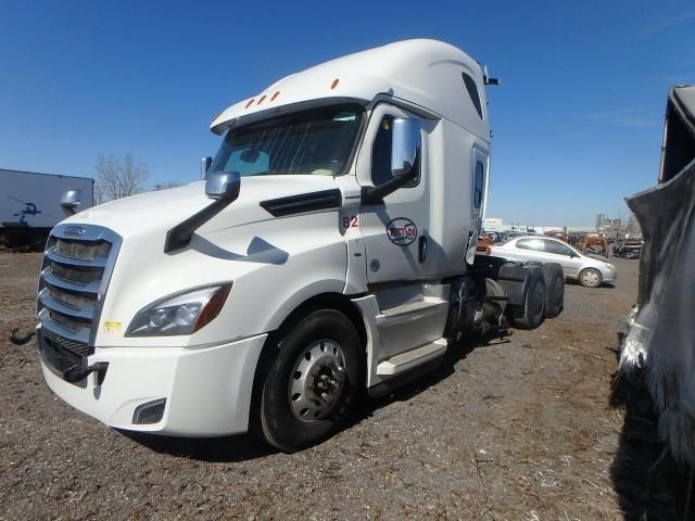 2019 Freightliner Cascadia 126