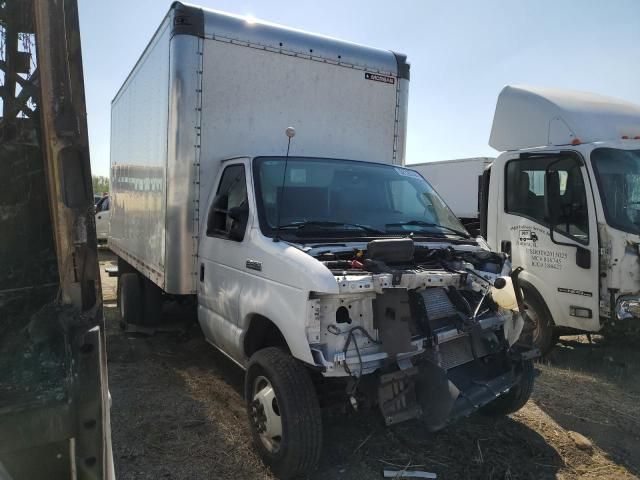 2023 Ford Econoline E450 Super Duty Cutaway Van