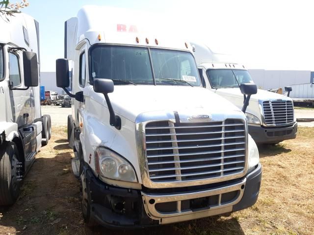 2015 Freightliner Cascadia 125