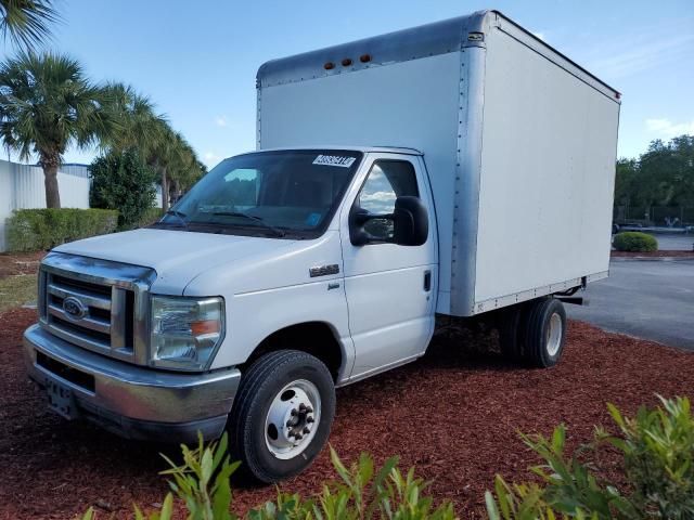 2009 Ford Econoline E350 Super Duty Cutaway Van