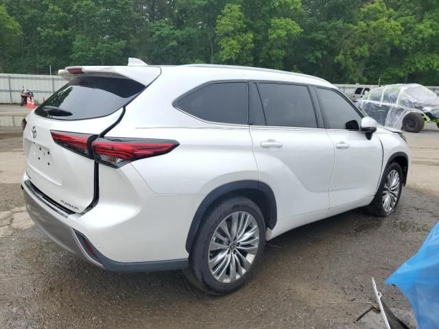 2022 Toyota Highlander Platinum