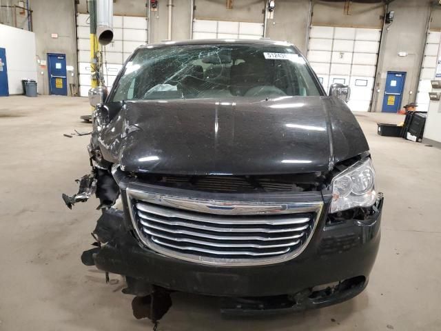 2012 Chrysler Town & Country Touring L