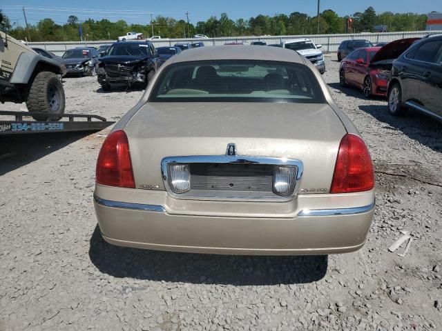 2010 Lincoln Town Car Signature Limited