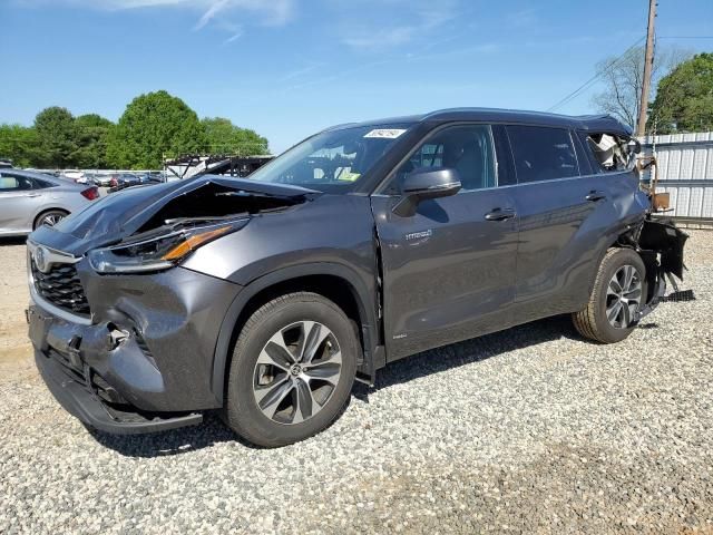 2021 Toyota Highlander Hybrid XLE