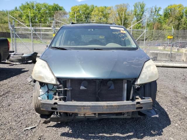 2004 Toyota Sienna CE