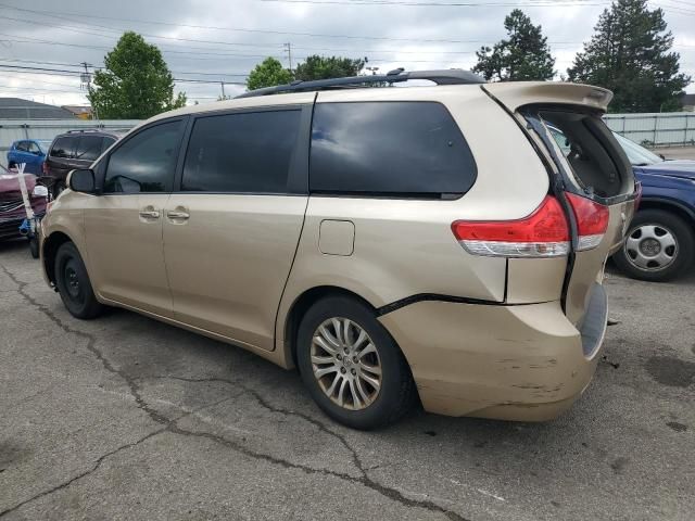 2013 Toyota Sienna XLE