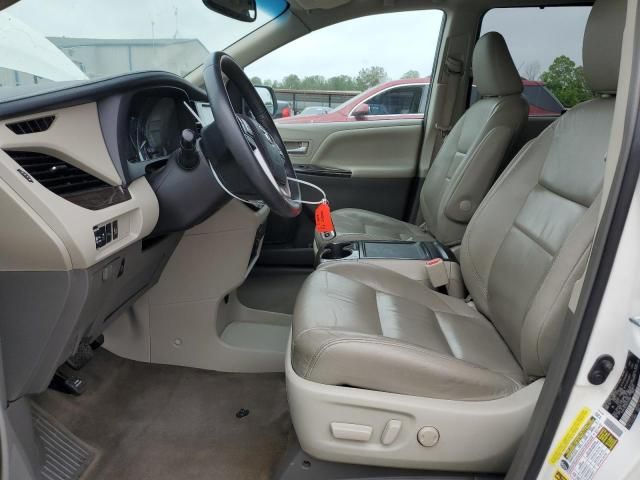 2016 Toyota Sienna XLE