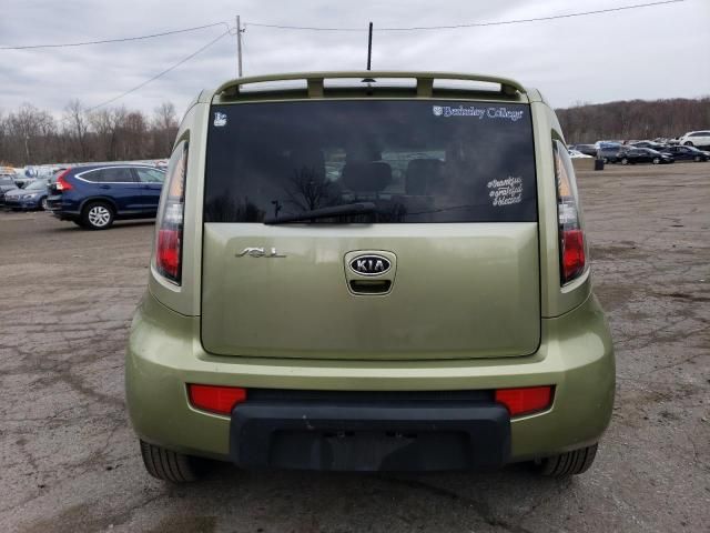 2010 KIA Soul +