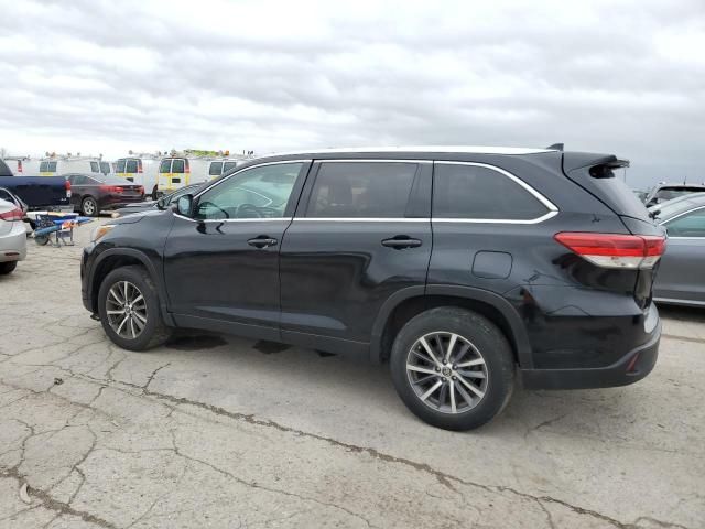 2017 Toyota Highlander SE