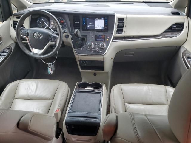 2016 Toyota Sienna XLE