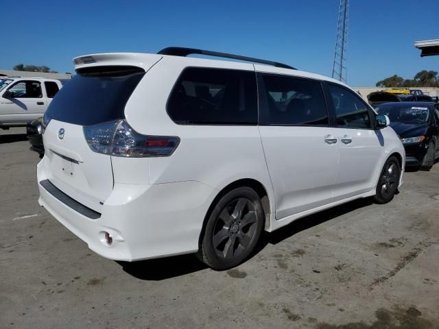 2016 Toyota Sienna SE