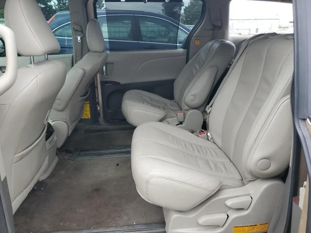 2013 Toyota Sienna XLE