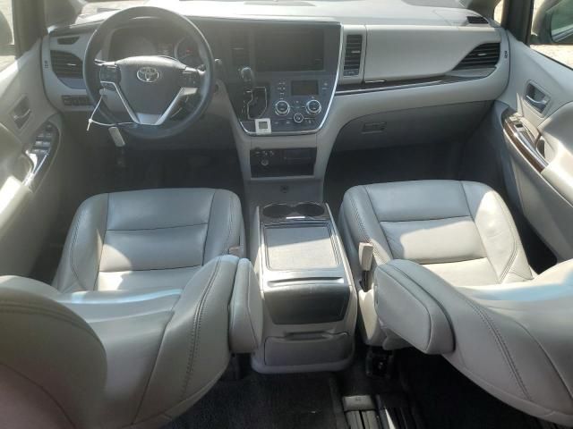 2015 Toyota Sienna XLE