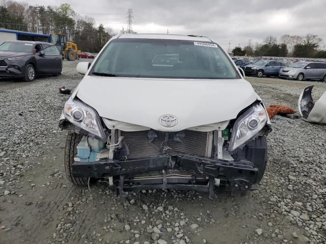 2015 Toyota Sienna XLE