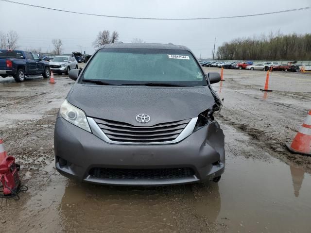 2016 Toyota Sienna LE