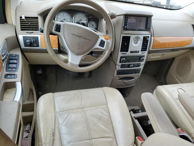 2010 Chrysler Town & Country Limited