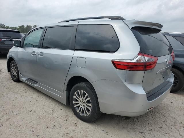 2020 Toyota Sienna XLE