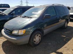 Salvage cars for sale from Copart Elgin, IL: 2000 Toyota Sienna LE