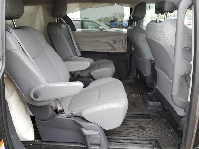 2021 Toyota Sienna XLE