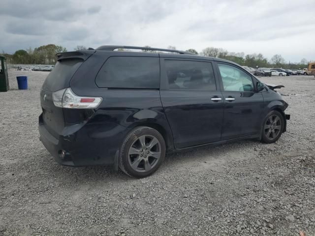 2018 Toyota Sienna SE