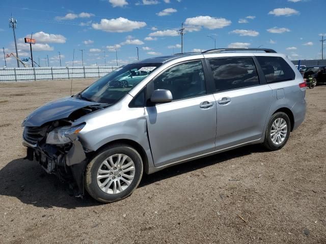 2013 Toyota Sienna XLE